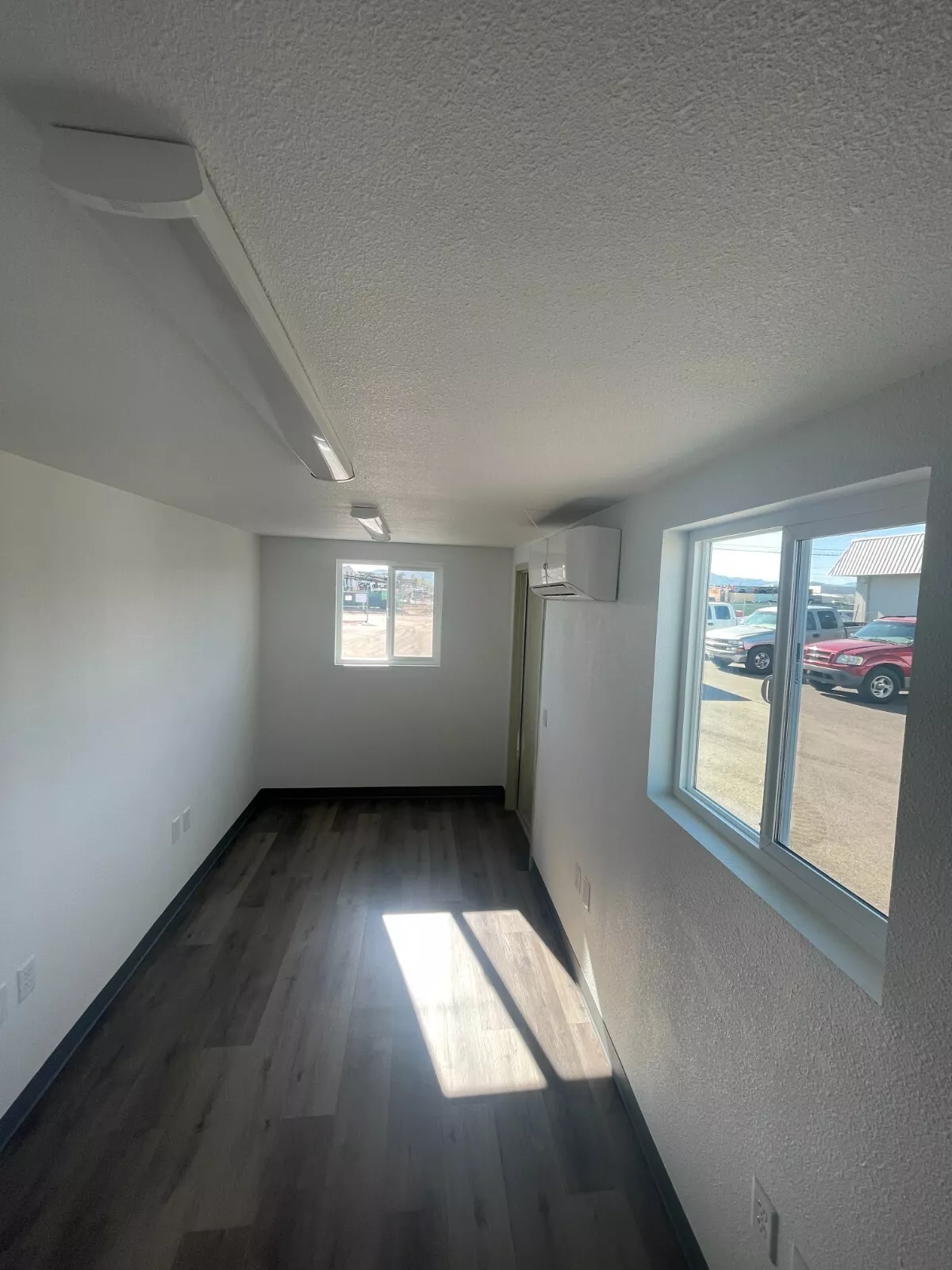 20 foot office refurbished shipping container 7 20 foot office refurbished shipping container - Image 7