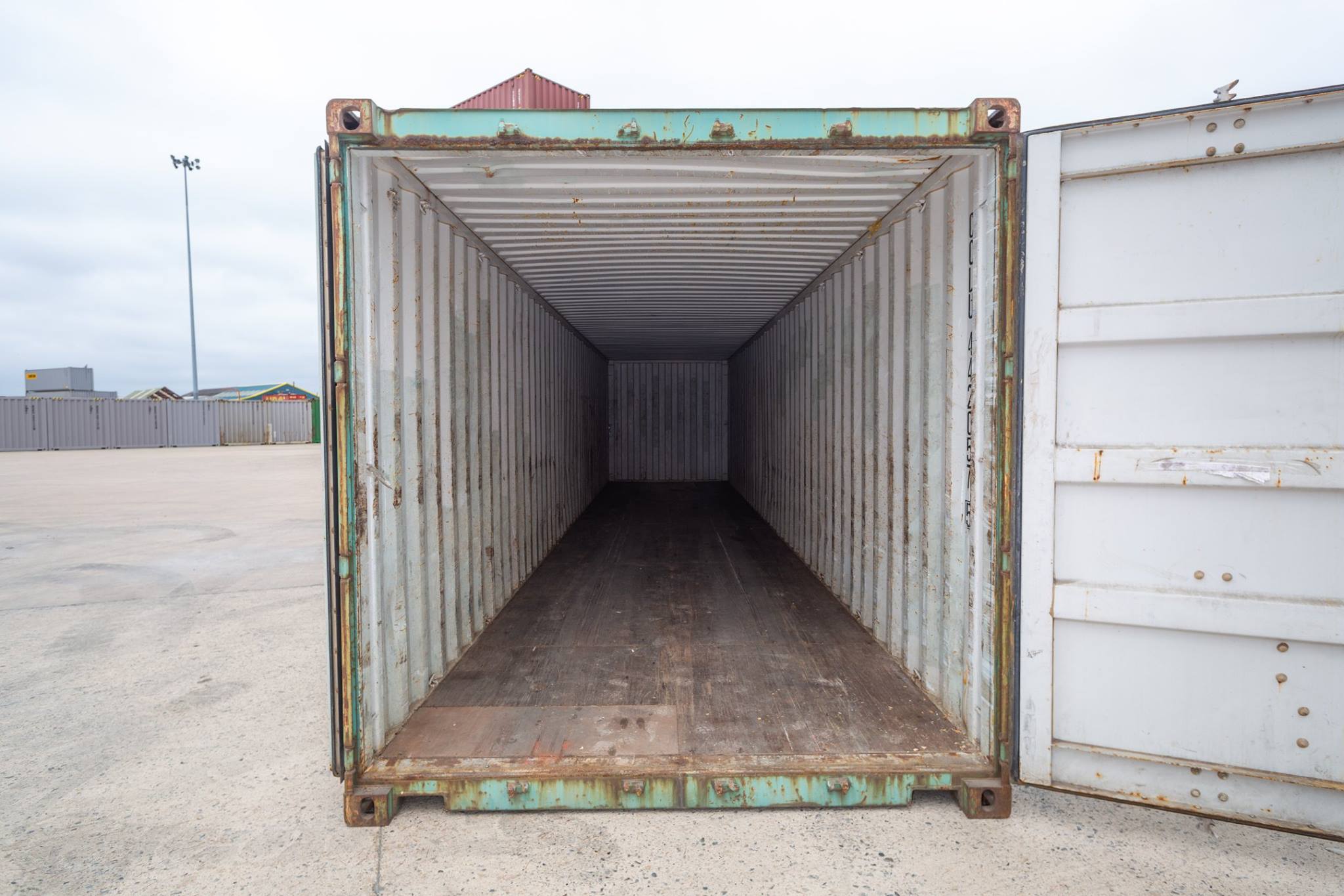 40FT Preloved Shipping Container โ Wind & Watertight 4 40FT Preloved Shipping Container โ Wind & Watertight - Image 4
