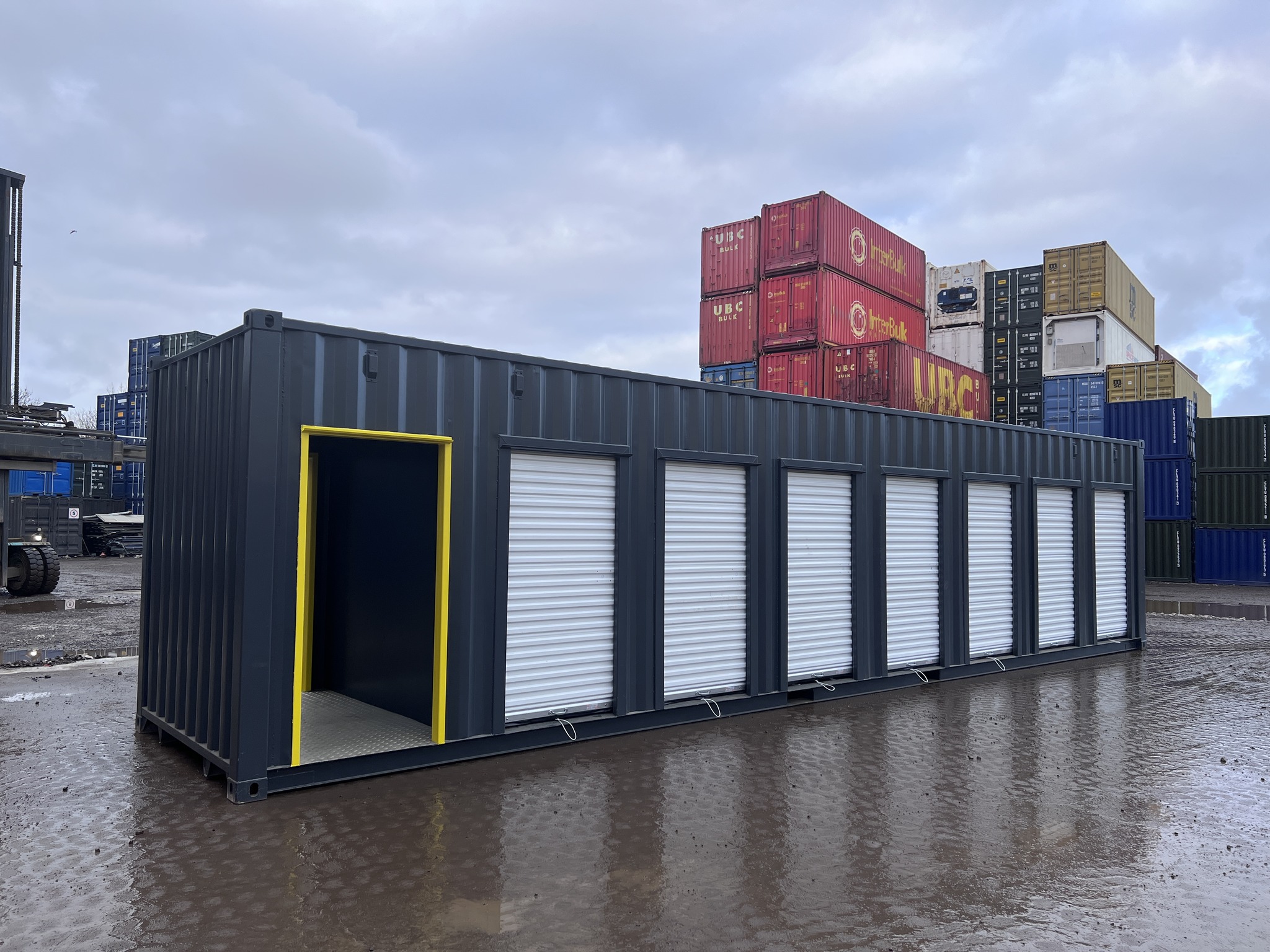 40ft High Cube Multi-Store Container – 7-Bay Self Storage Unit 3 40ft High Cube Multi-Store Container – 7-Bay Self Storage Unit - Image 3
