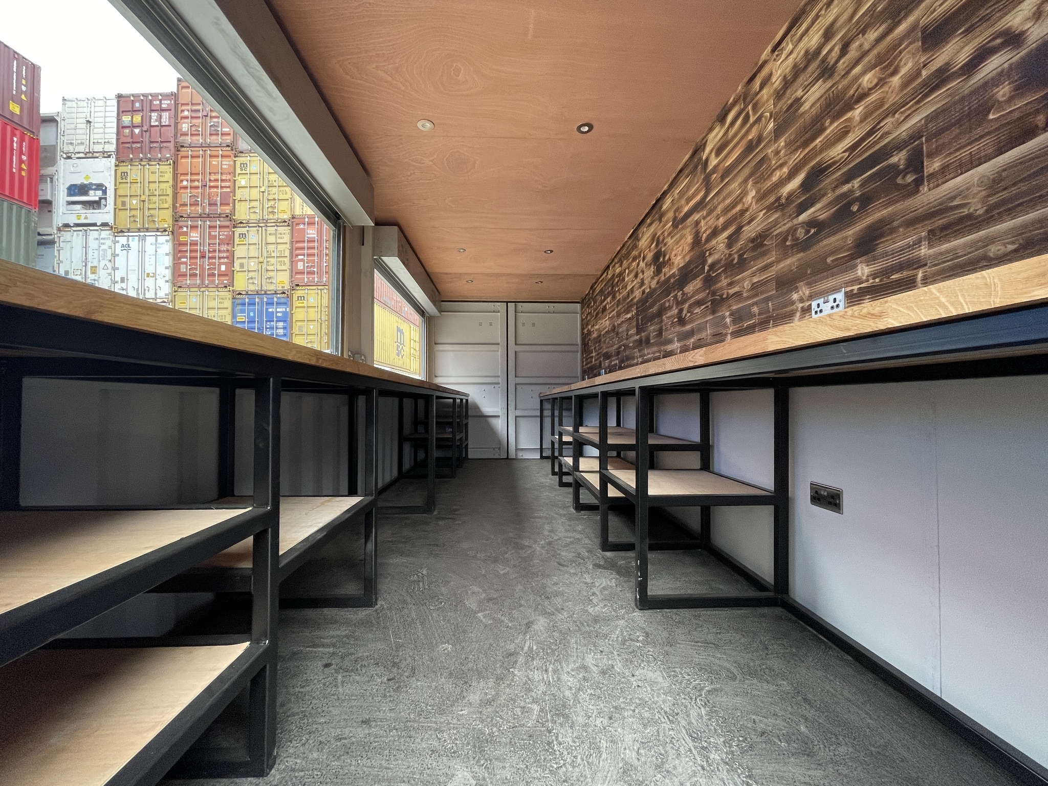๐ 20ft Converted Container Bar โ Fully Customized Outdoor Serving Unit ๐ป 3 ๐ 20ft Converted Container Bar โ Fully Customized Outdoor Serving Unit ๐ป - Image 3