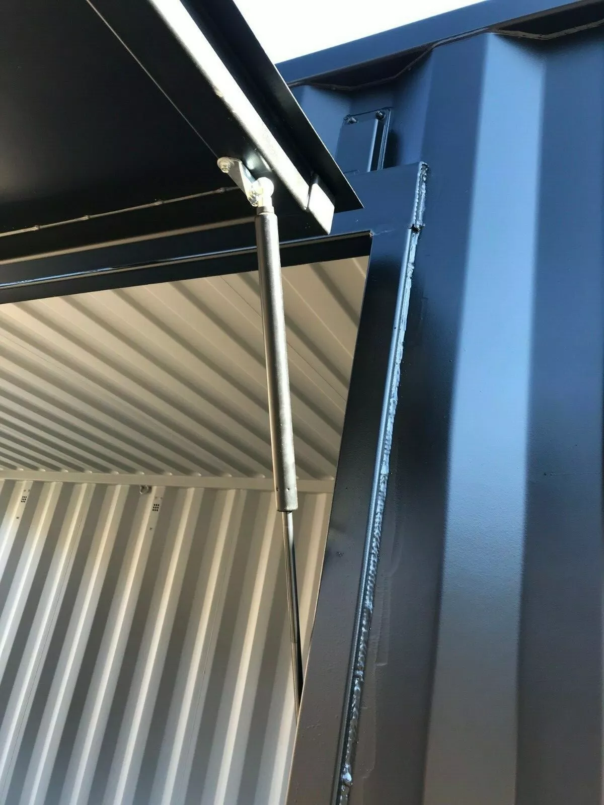 20ft shipping container kitchen/coffee shop/street food -Clean 3 20ft shipping container kitchen/coffee shop/street food -Clean - Image 3